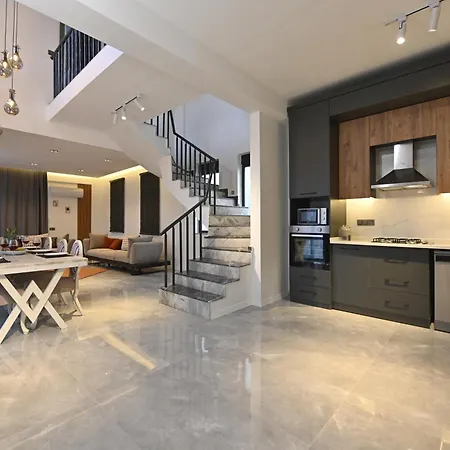 Villa 8 Kisilik, Acik & Kapali Havuz, Genis Yesil Alanli