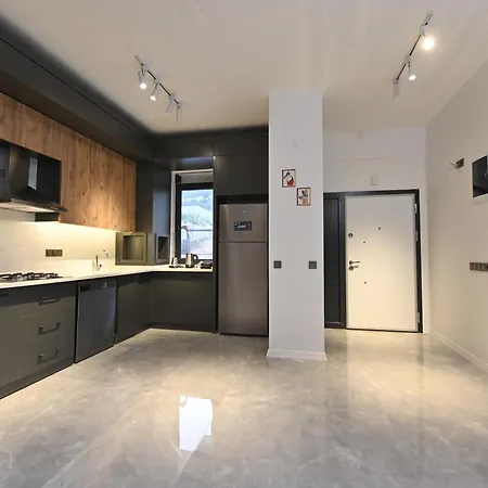 8 Kisilik, Acik & Kapali Havuz, Genis Yesil Alanli Villa Demre